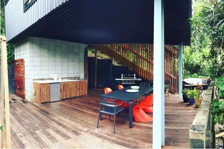 Photo of property in 105 Garden Road, Piha, New Lynn, 0772