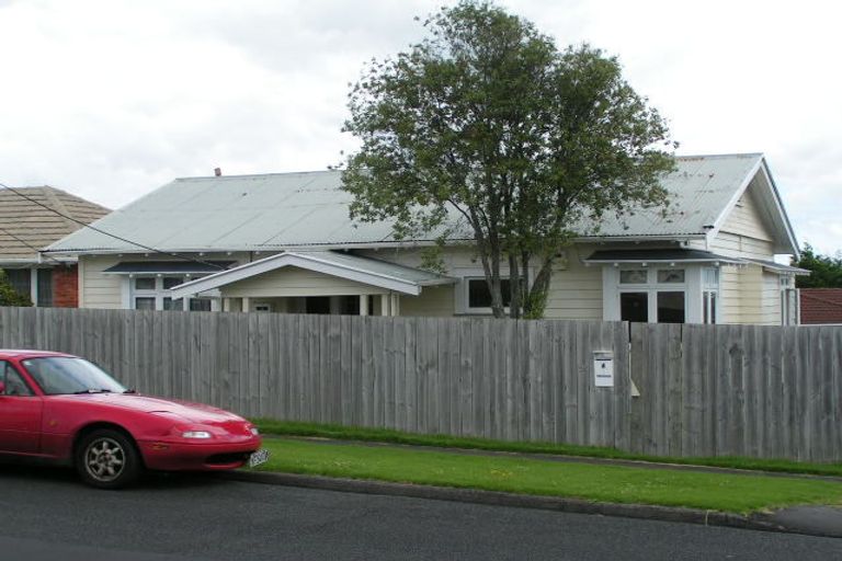 Photo of property in 1/4 Stone Street, Hauraki, Auckland, 0622