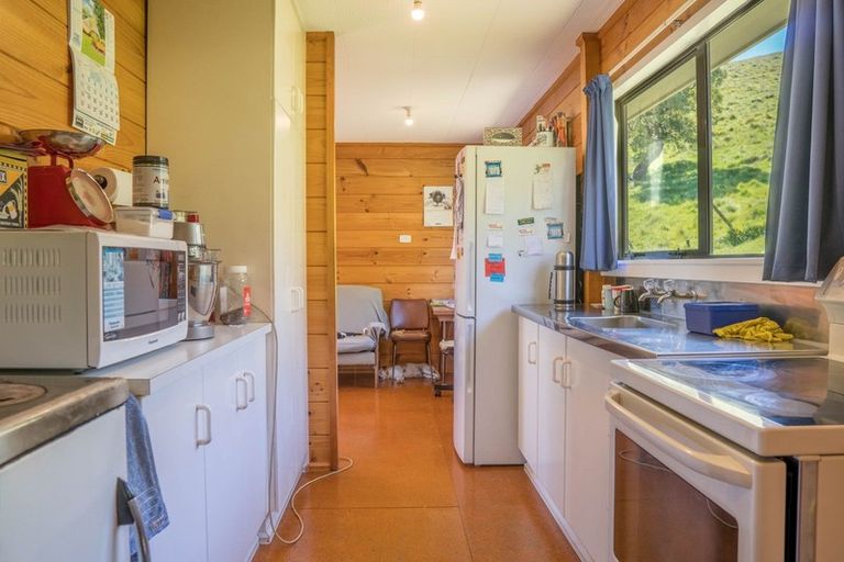 Photo of property in 811 Te Whiti Road, Te Whiti, Masterton, 5884