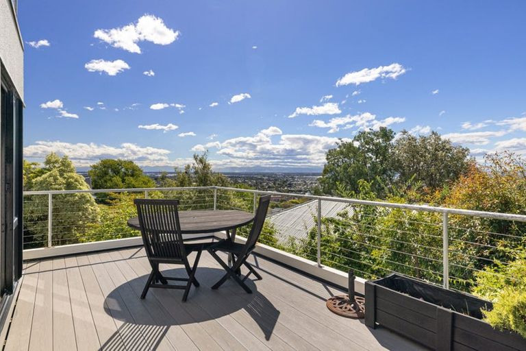 Photo of property in 37 Macmillan Avenue, Cashmere, Christchurch, 8022