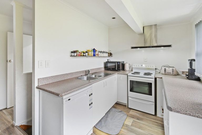 Photo of property in 19 Lynmore Drive, Hillpark, Auckland, 2102