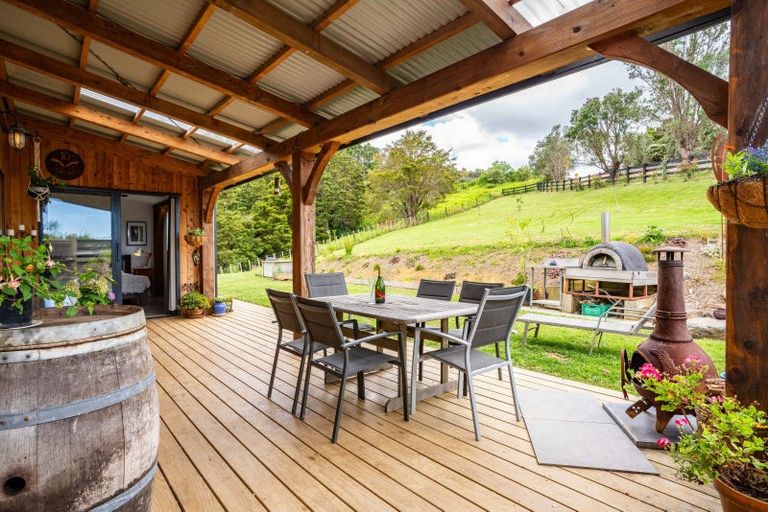 Photo of property in 421 Cames Road, Kaiwaka, 0975