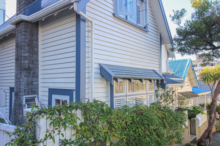 Photo of property in 16 Newman Terrace, Thorndon, Wellington, 6011