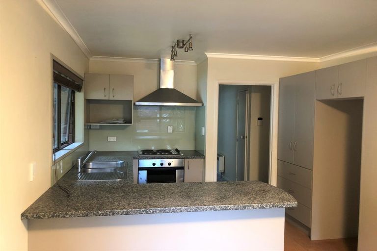 Photo of property in 52 Hiwihau Place, Glenfield, Auckland, 0629