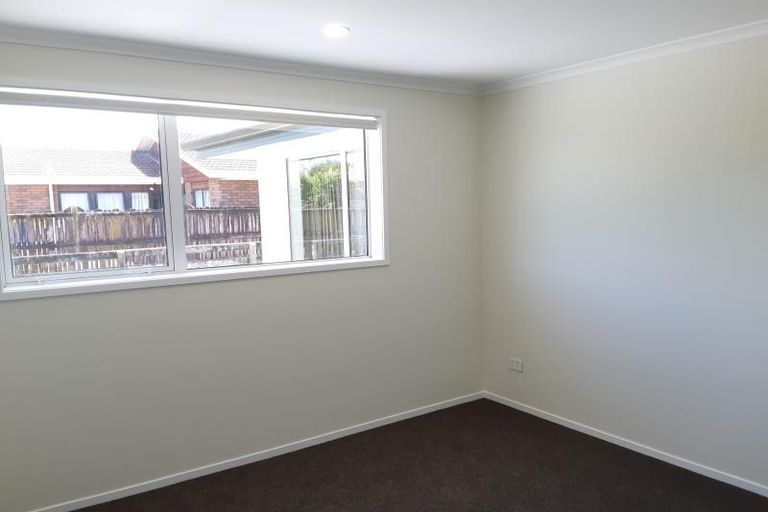 Photo of property in 18 Coolen Place, Tuakau, 2121