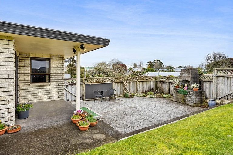 Photo of property in 20 Chartwell Drive, Eltham, 4322