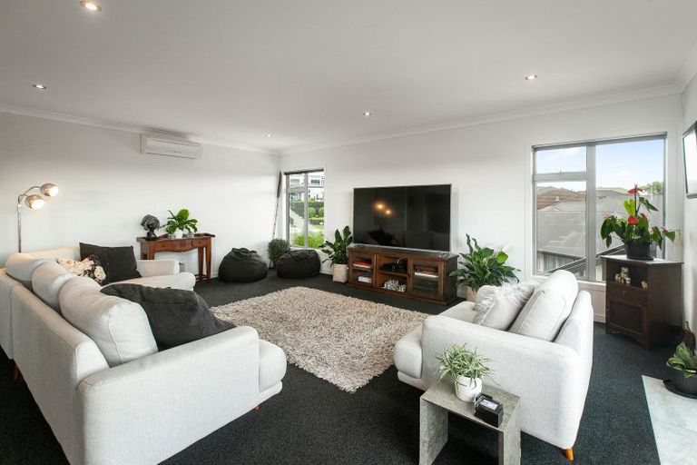 Photo of property in 12 Haden Place, Omokoroa, 3114