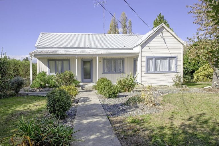 Photo of property in 24 Bennett Street, Waipawa, 4210