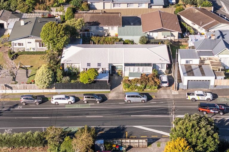 Photo of property in 8 Omata Road, Westown, New Plymouth, 4310