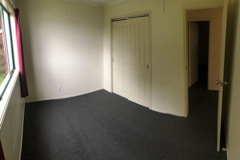 Photo of property in 9d Edgecombe Street, Newlands, Wellington, 6037