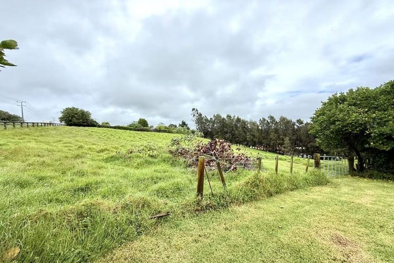 Photo of property in 3 Terry Smyth Drive, Kumeu, 0892