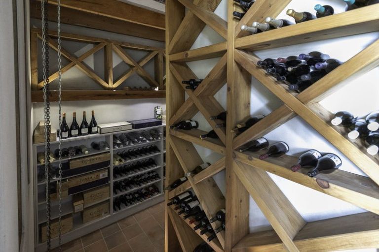 Photo of property in 42 Porterfield Road, Whitford, Howick, 2571