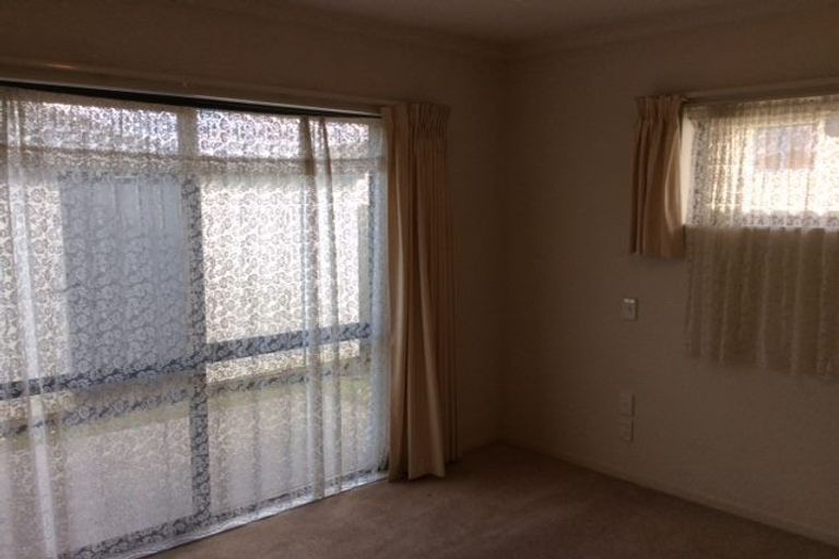 Photo of property in 3b Charlenne Close, Ranui, Auckland, 0612