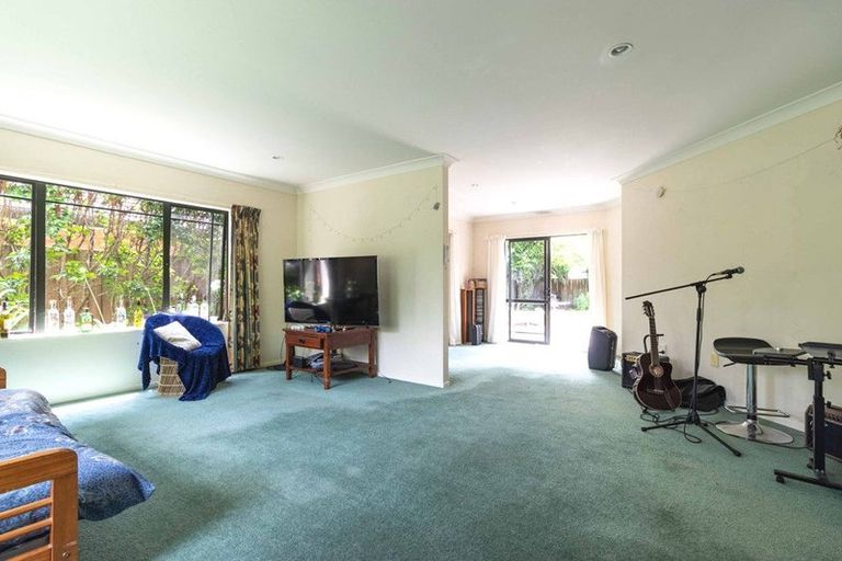 Photo of property in 22 Chesterfield Place, Rototuna, Hamilton, 3210