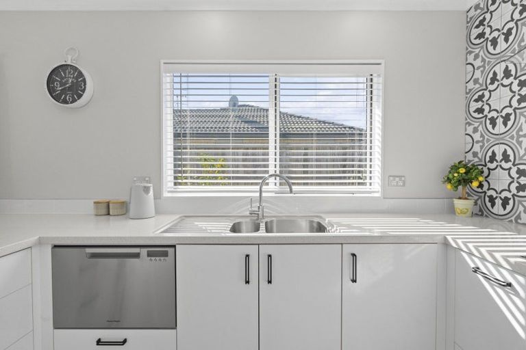 Photo of property in 2 Lasiandra Place, Mount Maunganui, 3116
