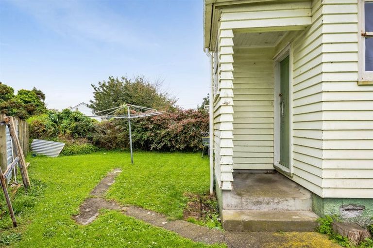 Photo of property in 210 South Road, Hawera, 4610