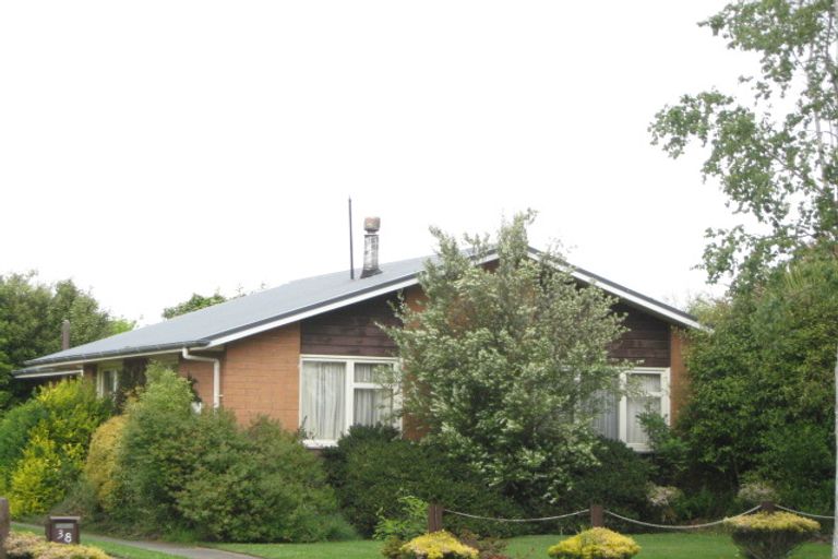 Photo of property in 38 Clivedon Place, Redwood, Christchurch, 8051