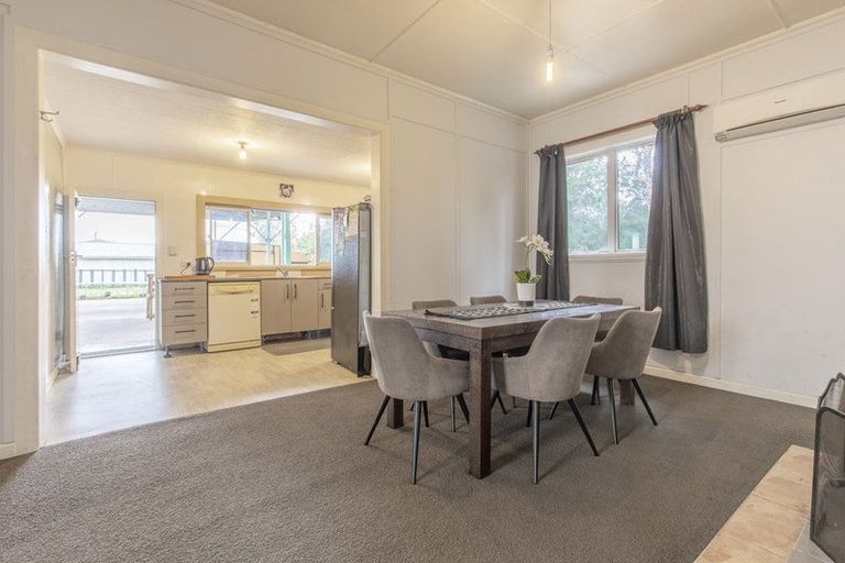 Photo of property in 42 Sydney Street, Takapau, 4203