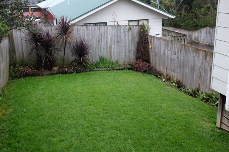 Photo of property in 10 Kaponga Crescent, New Lynn, Auckland, 0600