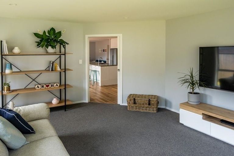 Photo of property in 68 Banks Boulevard, Whitby, Porirua, 5024