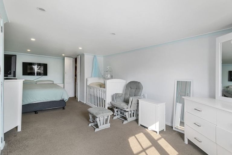 Photo of property in 31 August Street, Stokes Valley, Lower Hutt, 5019