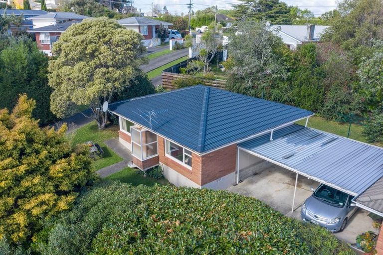 Photo of property in 1/28c Sunnynook Road, Sunnynook, Auckland, 0620
