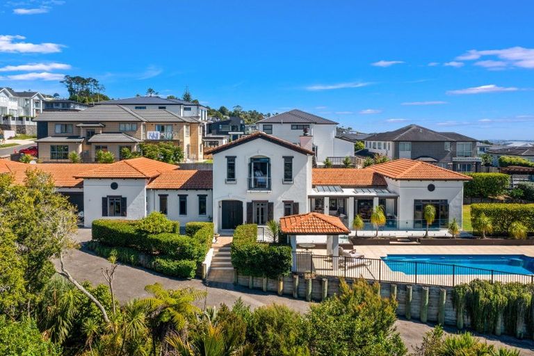 Photo of property in 21 Penwood Close, East Tamaki Heights, Auckland, 2016