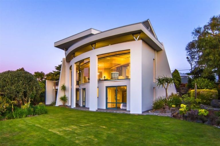 Photo of property in 142 Scarborough Road, Scarborough, Christchurch, 8081