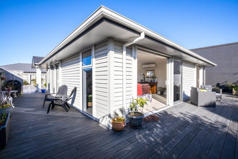 Photo of property in 374b Carrington Street, Upper Vogeltown, New Plymouth, 4310