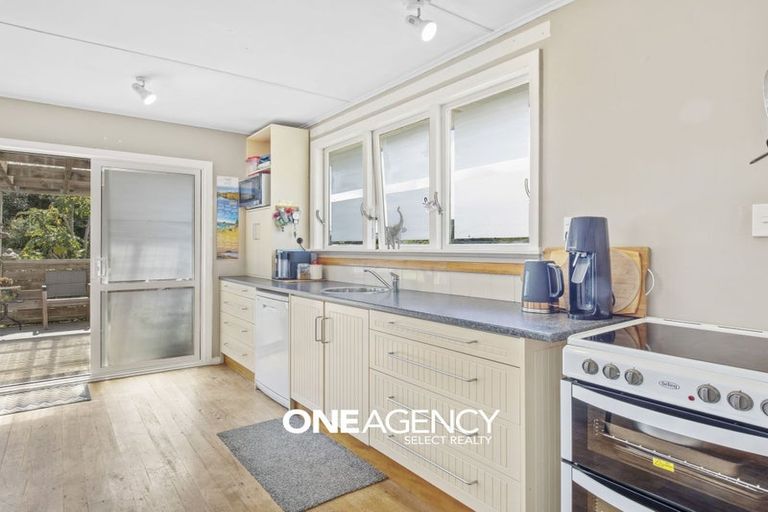 Photo of property in 151 Sievers Grove, Cannons Creek, Porirua, 5024