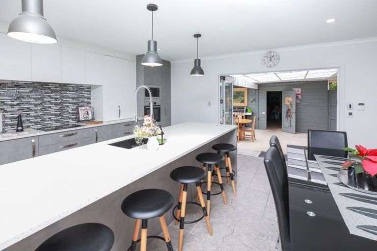 Photo of property in 9 Warwick Avenue, St Andrews, Hamilton, 3200