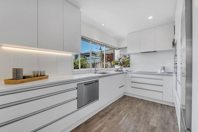 Photo of property in 1/5 Solana Court, Botany Downs, Auckland, 2010