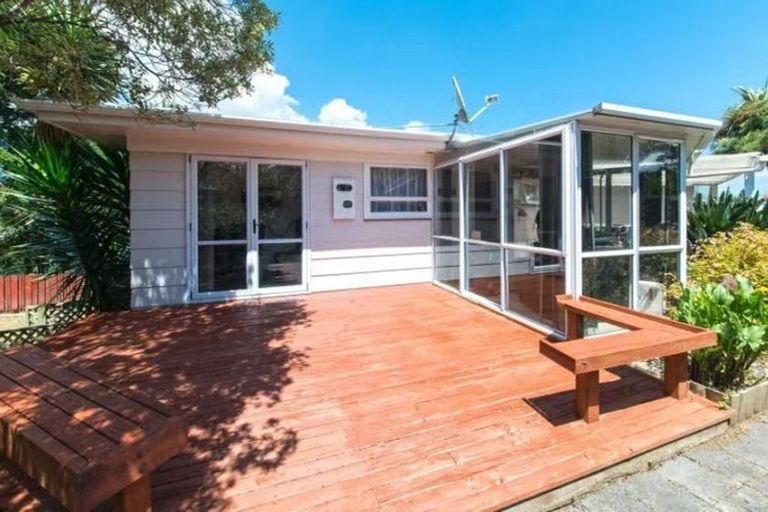 Photo of property in 6 Edgewood Way, Henderson, Auckland, 0612