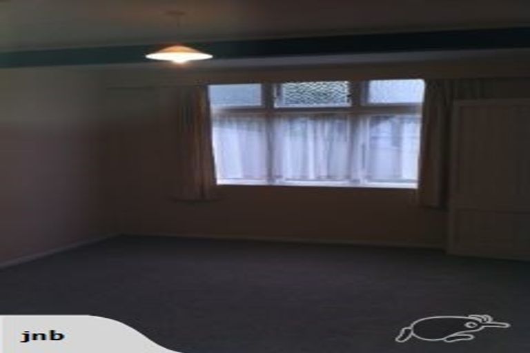 Photo of property in 8 Rixon Grove, Mount Victoria, Wellington, 6011