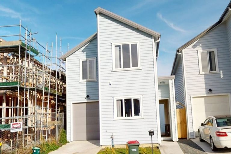 Photo of property in 23 Stitchbird Crescent, Papakura, 2110