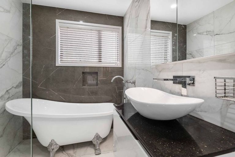 Photo of property in 108 Weatherly Road, Torbay, Auckland, 0630