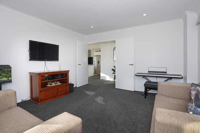 Photo of property in 12 George Street, Bulls, 4818