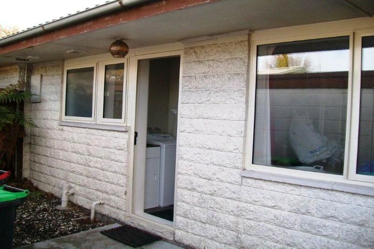 Photo of property in 2/20 Peer Street, Upper Riccarton, Christchurch, 8041