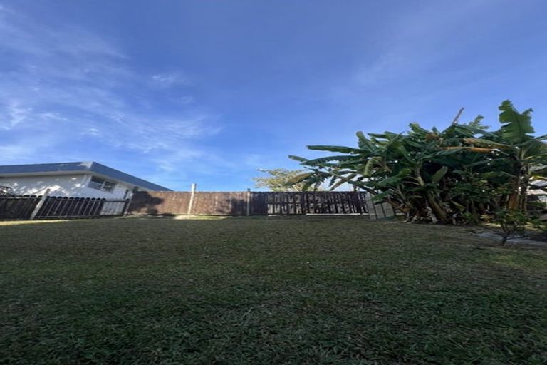 Photo of property in 13 Vina Place, Massey, Auckland, 0614