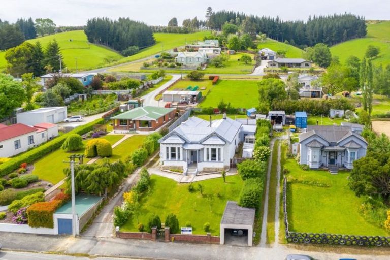 Photo of property in 32 Irvine Street, Lawrence, 9532