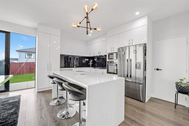 Photo of property in 32 Nola Dawn Avenue, Papakura, 2110