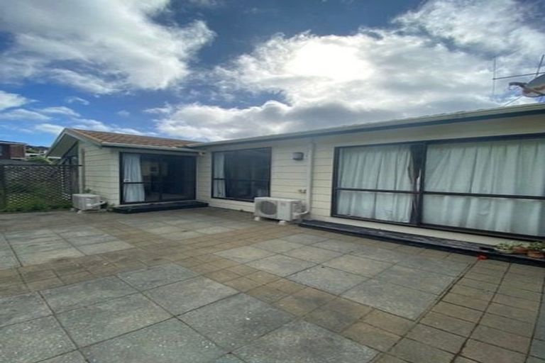 Photo of property in 14 Cullen Place, Tawa, Wellington, 5028