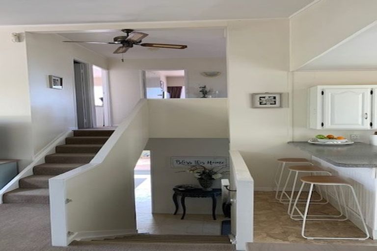 Photo of property in 28 Lakeside Drive, Pahurehure, Papakura, 2113