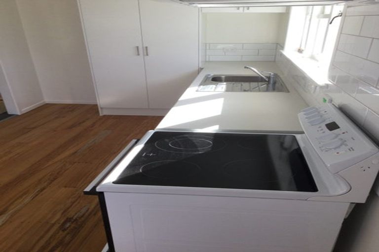 Photo of property in 208 Te Atatu Road, Te Atatu South, Auckland, 0610