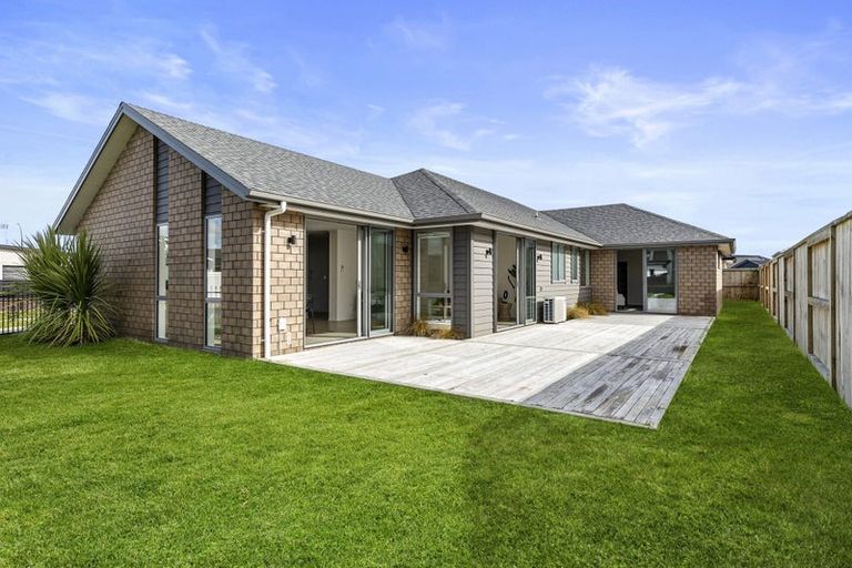 Photo of property in 2 Sydney Place, Flagstaff, Hamilton, 3210