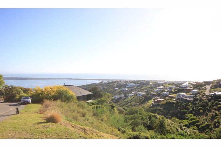 Photo of property in 5 Law Lane, Mount Pleasant, Christchurch, 8081