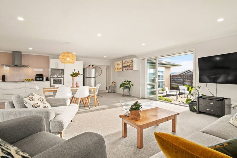 Photo of property in 51 Silver Springs Boulevard, Mosgiel, 9024