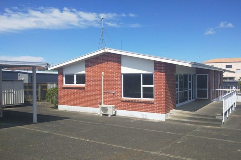 Photo of property in 1/156 Charles Street, Westshore, Napier, 4110