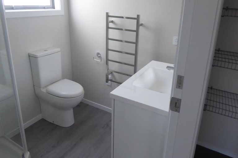 Photo of property in 20c Chetwode Grove, Newlands, Wellington, 6037