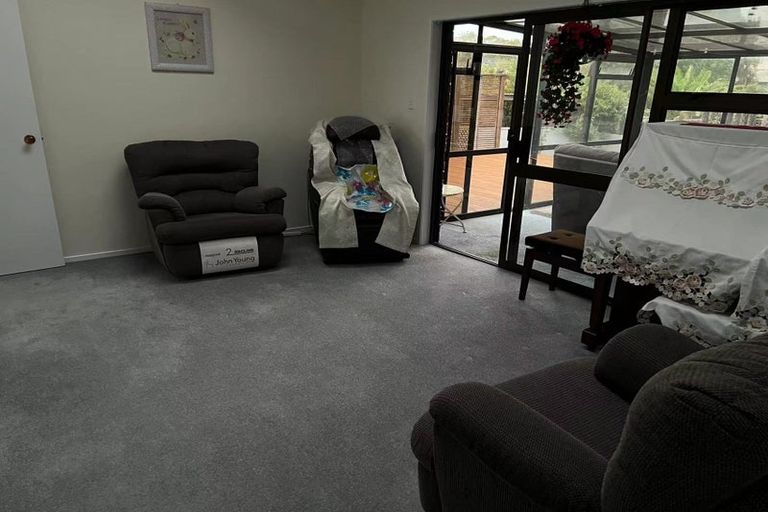 Photo of property in 10 Orinda Close, Botany Downs, Auckland, 2010